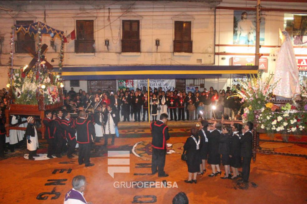 FOTOS: Emotivo encuentro de Jesús Nazareno  y la Virgen Dolorosa
