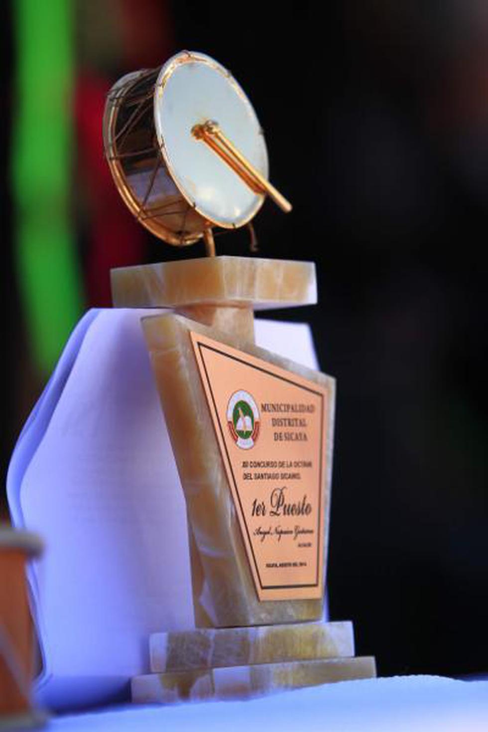 Mar de santiagueros en distrito de Sicaya (FOTOS) 