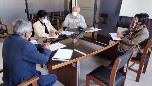 El alcalde de Camaná tuvo una reunión con funcionarios del GRA para pedir más apoyo para controlar los contagios de Covid (Foto: Cortesía GRA)