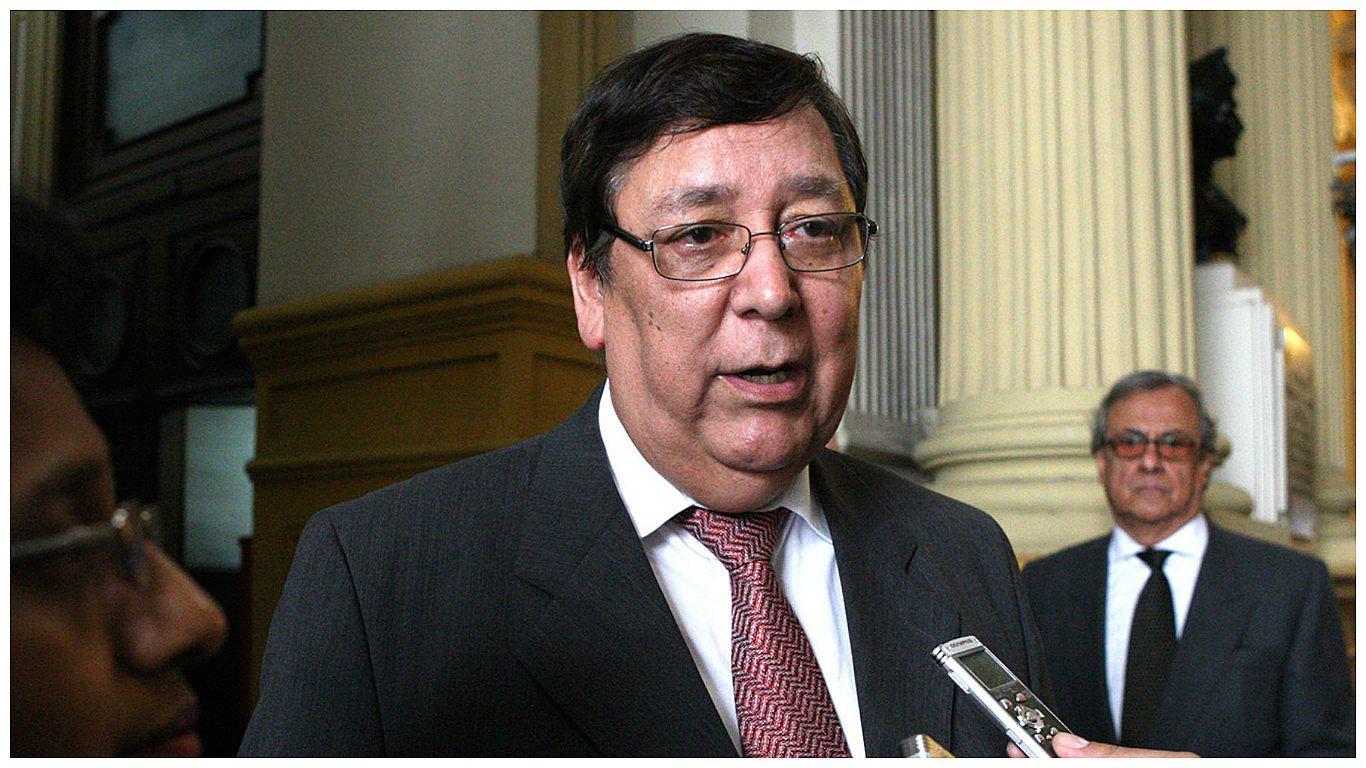 Comisión de Defensa citará la próxima semana al constitucionalista Enrique Bernales