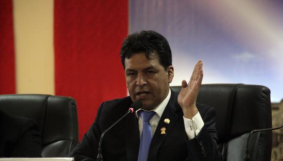 Gobernador regional de Cusco avaló compras fraccionadas