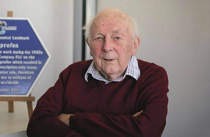 Murió a los 95 años Stewart Adams, el científico creador del ibuprofeno 