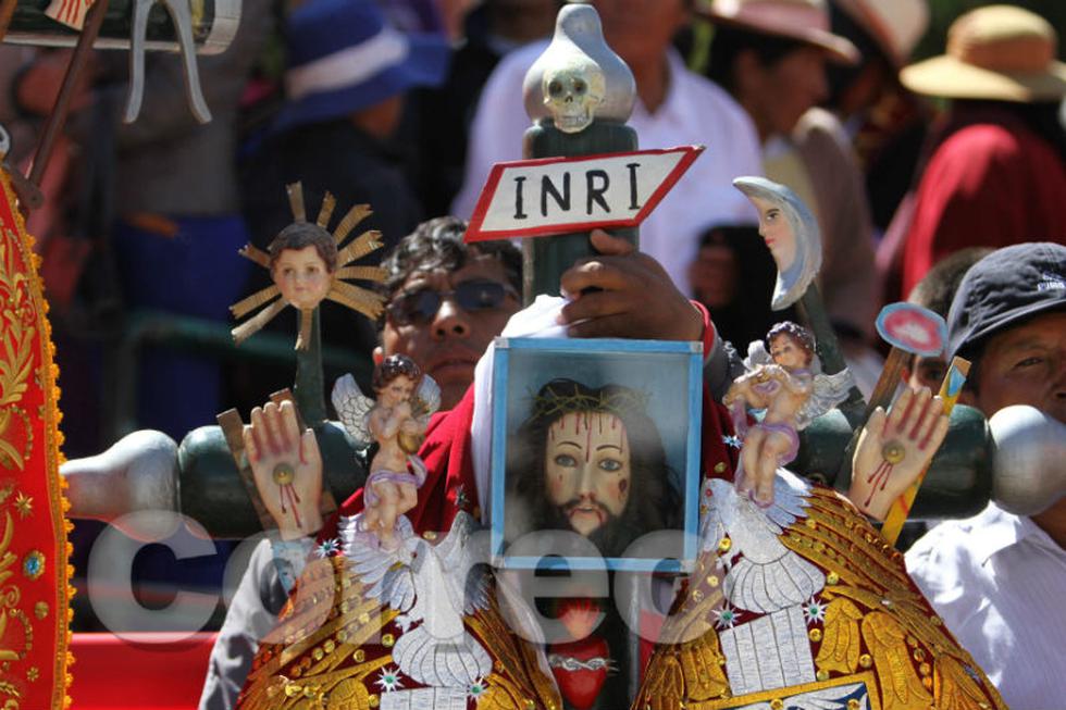 Los Shapis demuestran  devoción por la santísima 'Cruz de Mayo' (FOTOS)