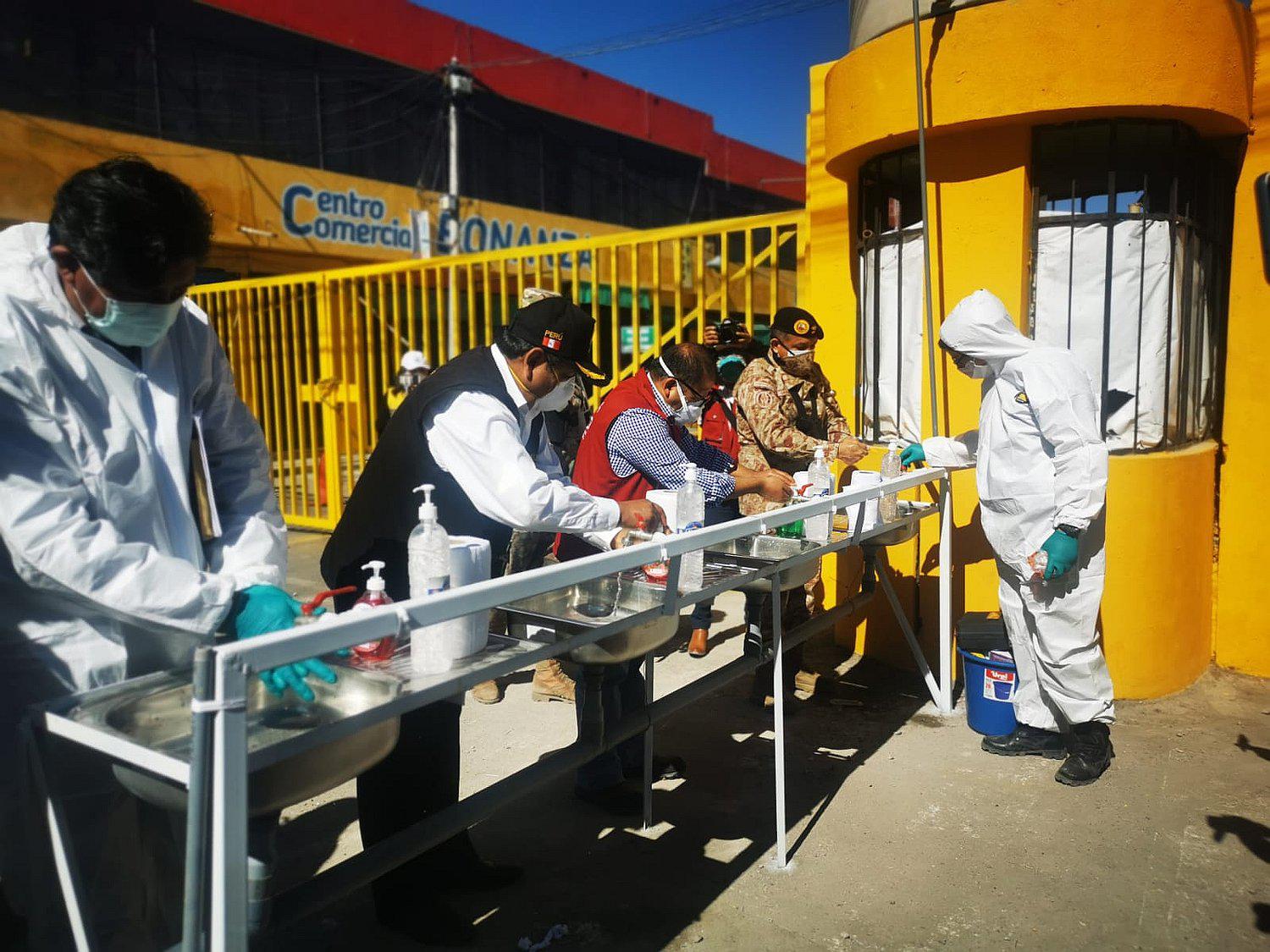 Solo los comerciantes con descarte de COVID-19 volverán al mercado Río Seco