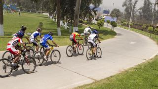 Ciclistas arequipeños en competencia Vuelta Pocollay 2020