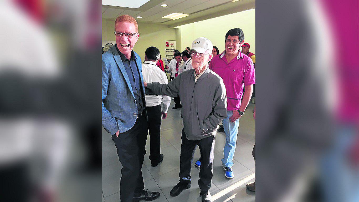 Fred Green anuncia despedida del sacerdocio con misa especial de cumpleaños