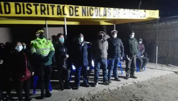 Las autoridades del distrito de Nicolás de Piérola participaron de la ceremonia. (Foto: Augusto Valdivia)