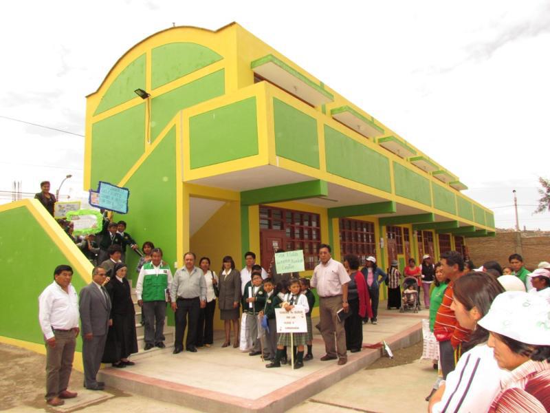 Estudiantes de I.E. de Paucarpata recibieron modernos laboratorios