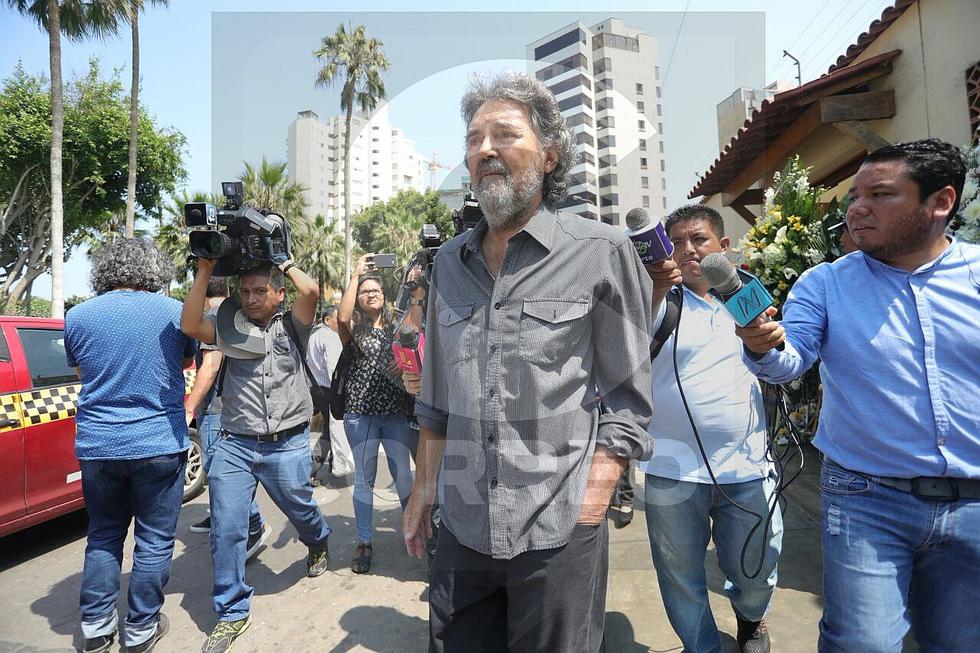 Daniel Peredo: Amigos y familiares se reúnen para dar el 'último adiós' a recordado periodista