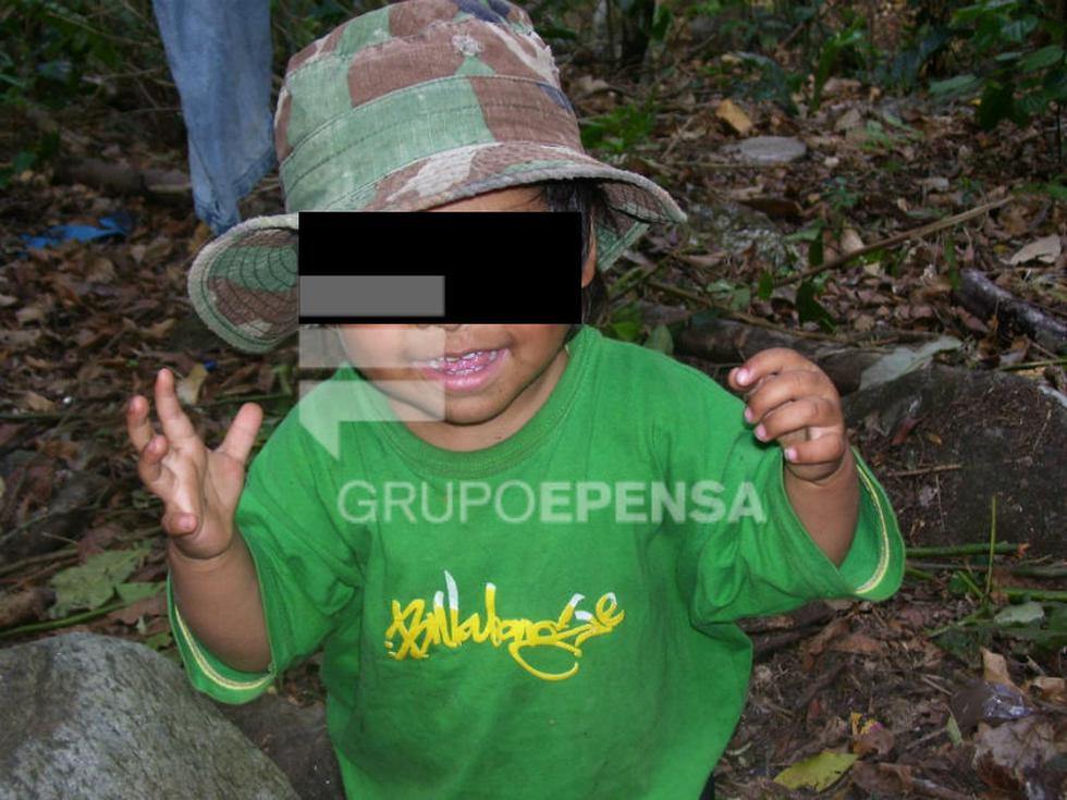 Fotos exclusivas de niños "pioneritos" adiestrados por Sendero Luminoso 