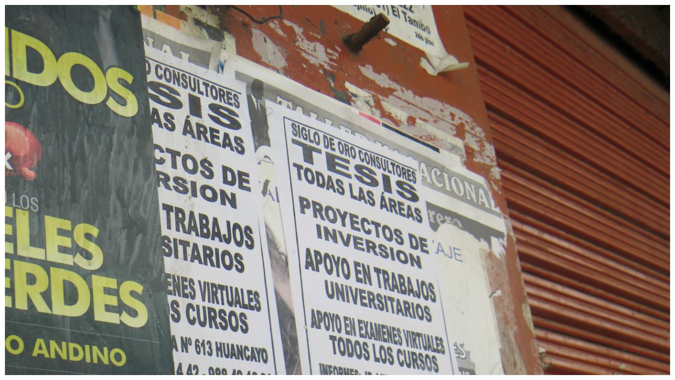 El negocio de la elaboración de tesis muy cerca a las universidades