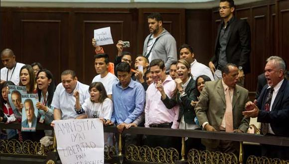 Venezuela: Parlamento aprueba amnistía para presos políticos