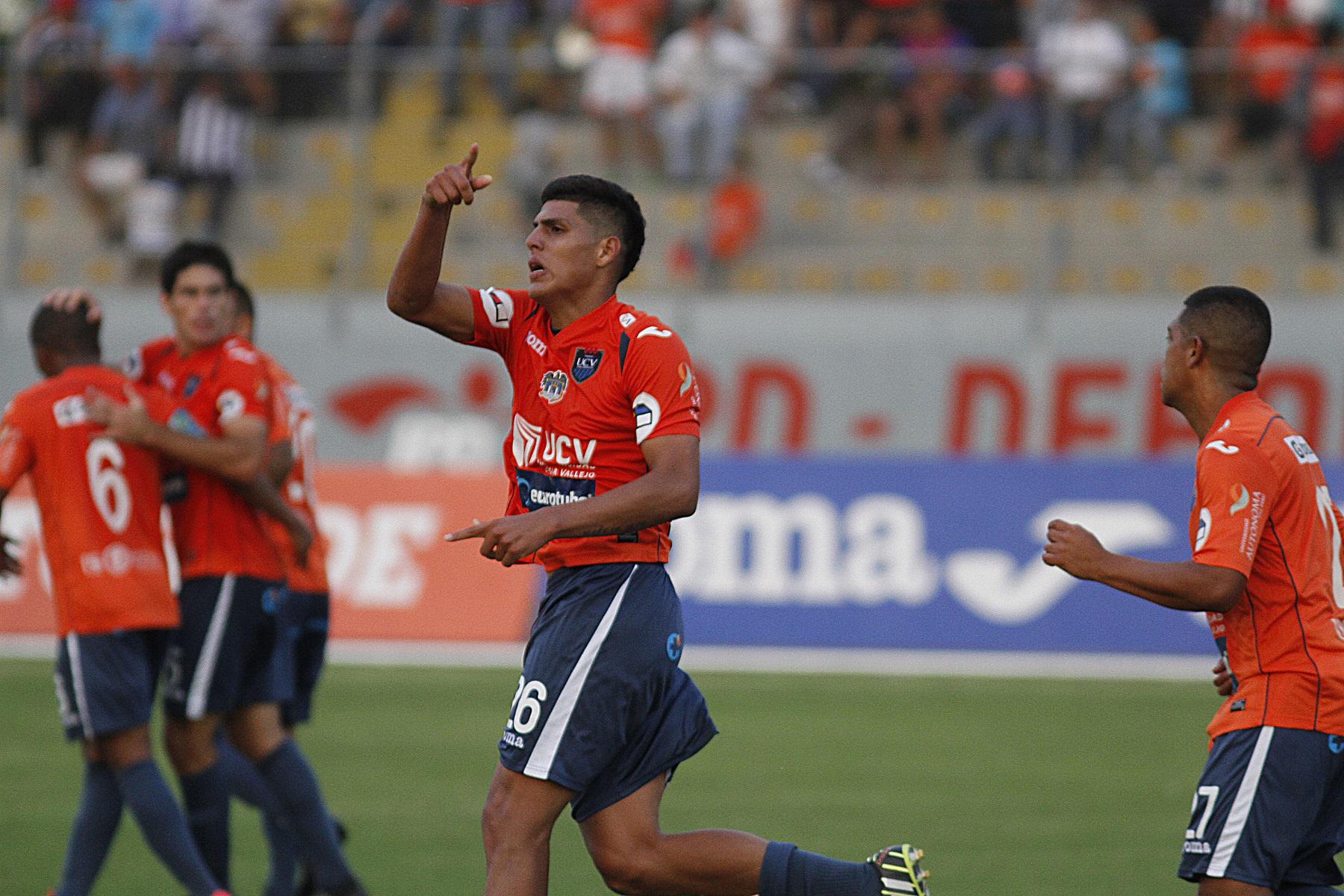 Hansell Riojas: "La barra no juega, somos once contra once"