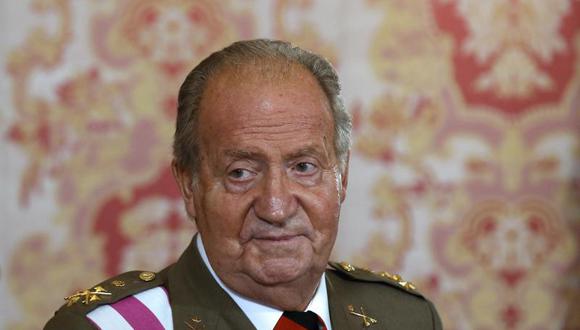 El rey Juan Carlos preside su última ceremonia militar