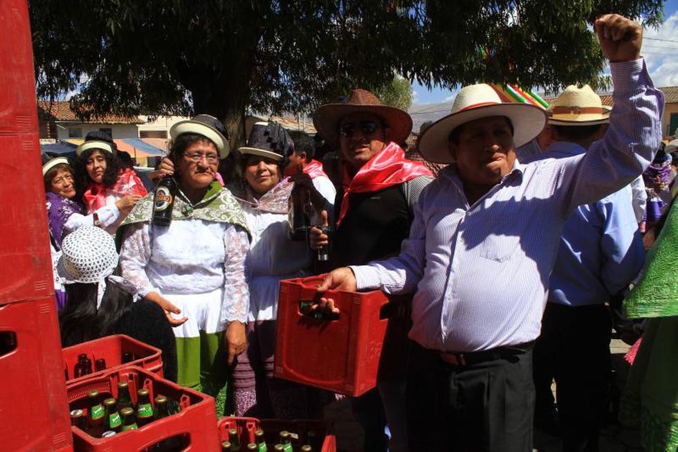 Mar de santiagueros en distrito de Sicaya (FOTOS) 