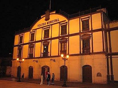 Recital poético en Teatro Municipal de Tacna por Día del Poeta Peruano