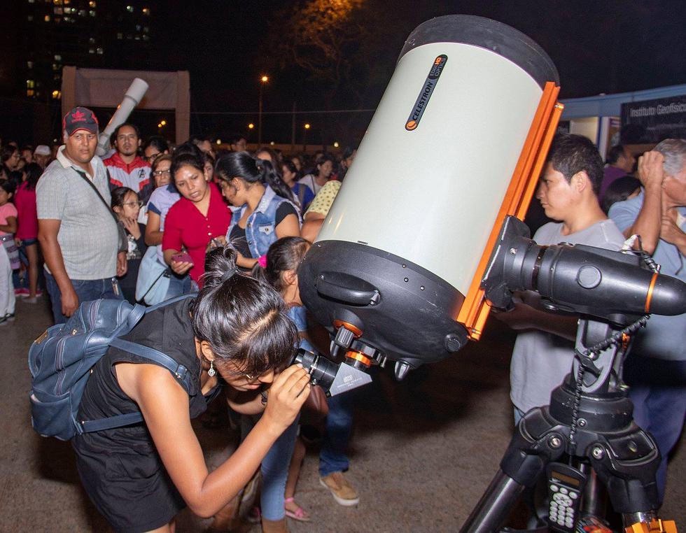 Día de la Astronomía: Amantes de los astros disfrutaron de una tarde especial