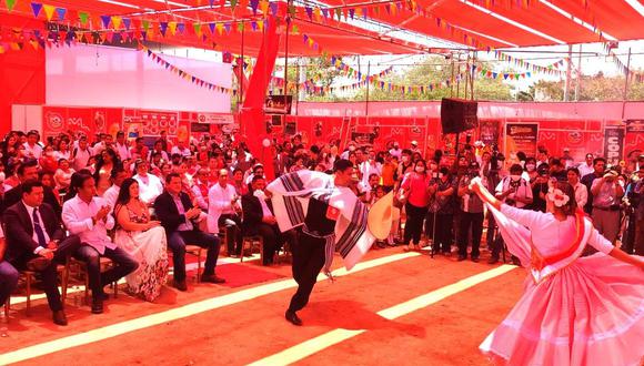 Con una salerosa marinera, se inauguró la Semana de la Identidad Regional en Piura.