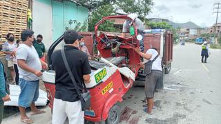 En Chanchamayo, por evadir a camión mototaxi vuelca y es impactada por combi