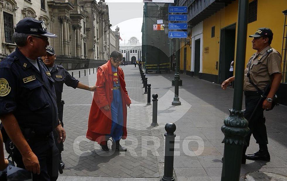 Expulsan a 'Superman' de Palacio de Gobierno poco antes de la renuncia de PPK (FOTOS) 