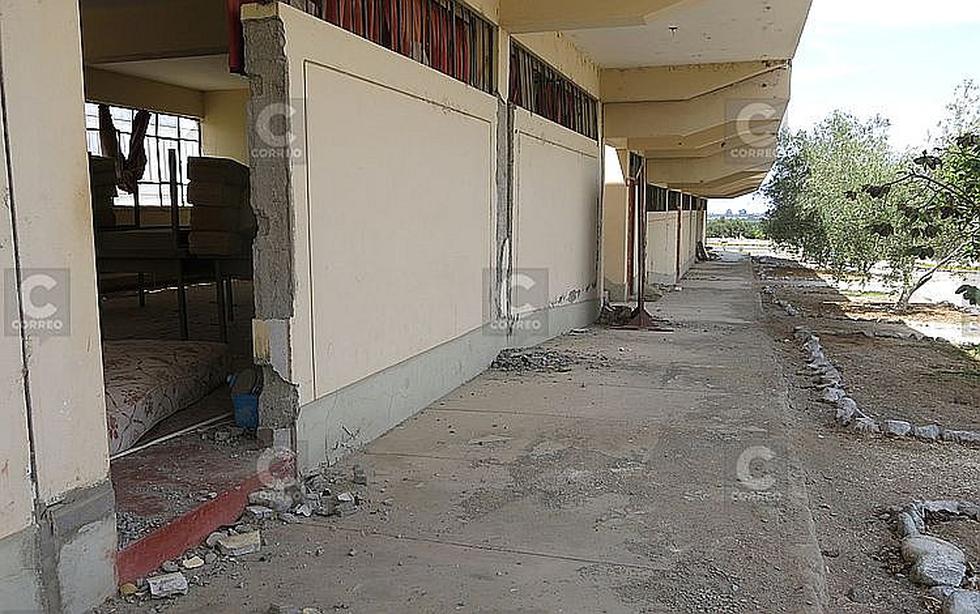 Alumnos del instituto Peruano Español sin aulas y laboratorios en Bella Unión