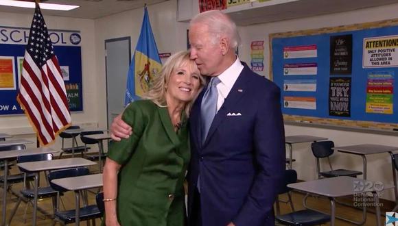 Jill y Joe Biden se casaron en 1977, luego que el político perdiera a su exesposa e hija en un accidente cinco años antes. "Ella me devolvió la vida", señaló Biden en sus memorias. (Foto: Convención Nacional Democrática / AFP)