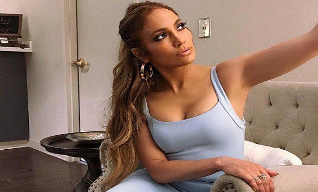 Jennifer López y la foto familiar junto a las hijas de su novio