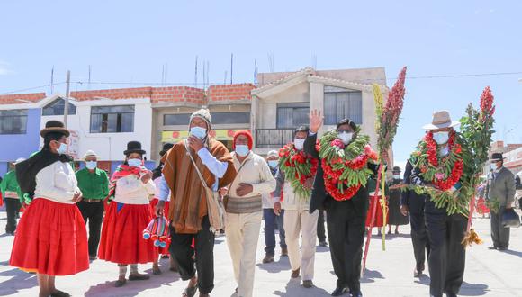El gobernador regional de Puno, Agustín Luque Chayña, encabezó la ceremonia. (Foto: Difusión)