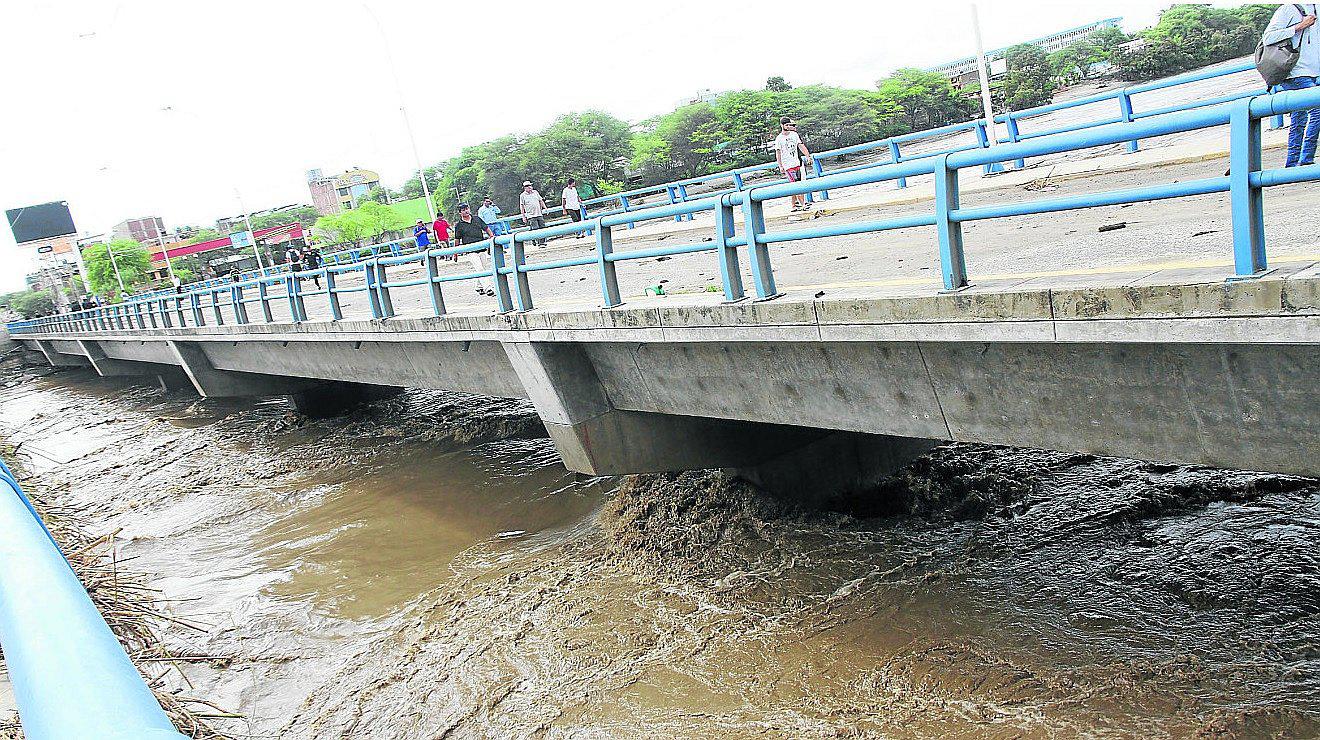 Alcalde de Piura pide la rápida reconstrucción del puente Cáceres