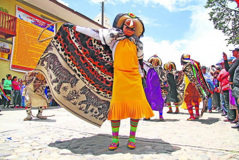 Los Huacones y el azote de la iniciación