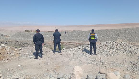 Diligencias para el levantamiento de cadáver en el río Seco, en el distrito Gregorio Albarracín, Tacna. (Foto: Difusión)