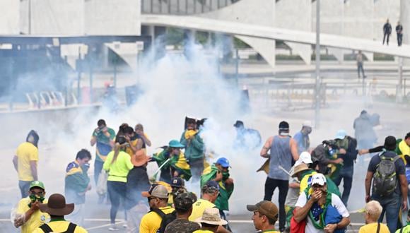 Los manifestantes protestan contra el regreso al poder del izquierdista Luiz Inacio Lula da Silva. (Foto: AFP)