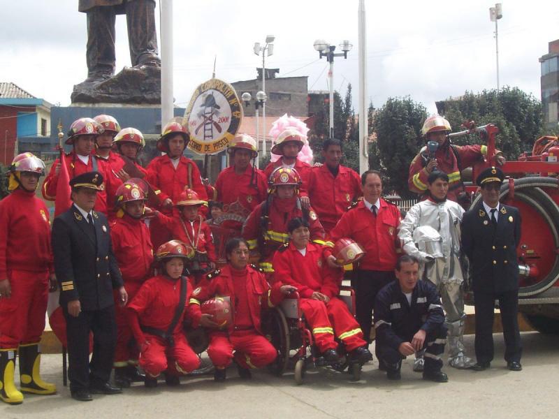 Compañía de Bomberos de Pasco apaga 111 velitas
