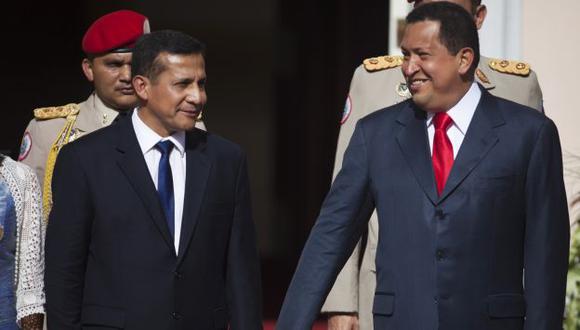Ollanta Humala y Hugo Chávez en una visita oficial en Caracas en 2011. (Reuters)