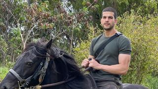 “Pasión de gavilanes”: Bernardo Flores y su gran presentación como cantante en España