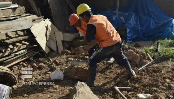 Rescatan a cuatro obreros atrapados en derrumbe en Villa María del Triunfo