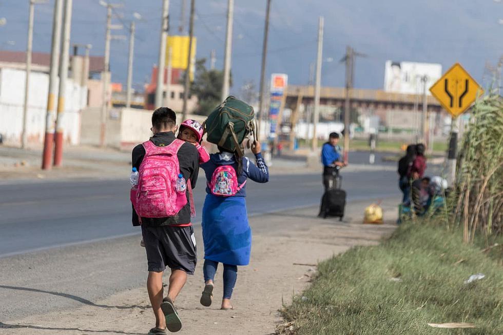 Grupo de personas lleva siete días caminando desde Lima a Piura (FOTOS)