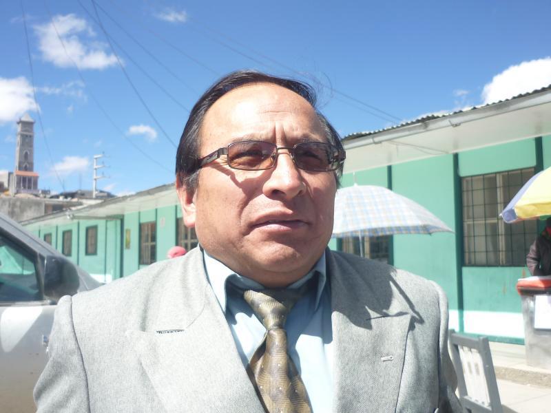 Regidor asegura: "Mercado si fue vendido a minera"