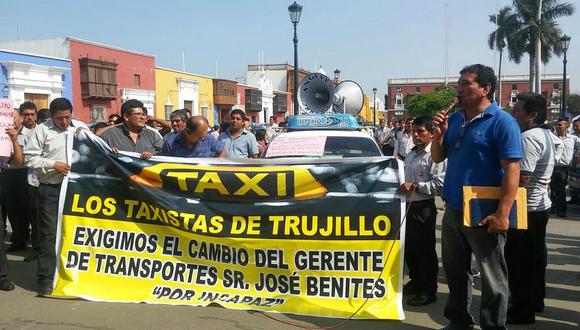 Trujillo: Taxistas realizan plantón y exigen cambio de gerente de Transportes de la MPT (VIDEO) 