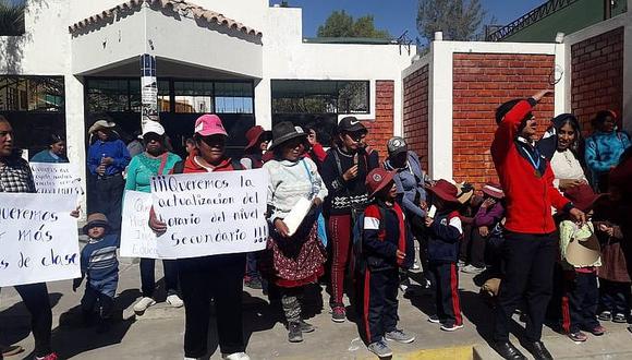 ​Estudiantes de quinto año no tienen profesores de 4 áreas desde julio en Arequipa