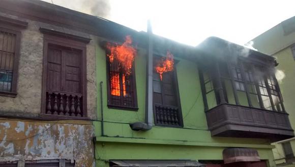 Alarma en Cercado de Lima por incendio en casona