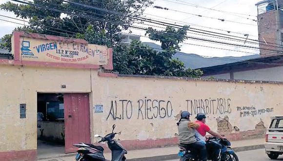 El 3 de marzo han sustentado 8 proyectos, uno de ellos es el saneamiento físico legal, en el Consejo Regional de Huánuco. Colegio Virgen del Carmen en mal estado/ Foto: Correo