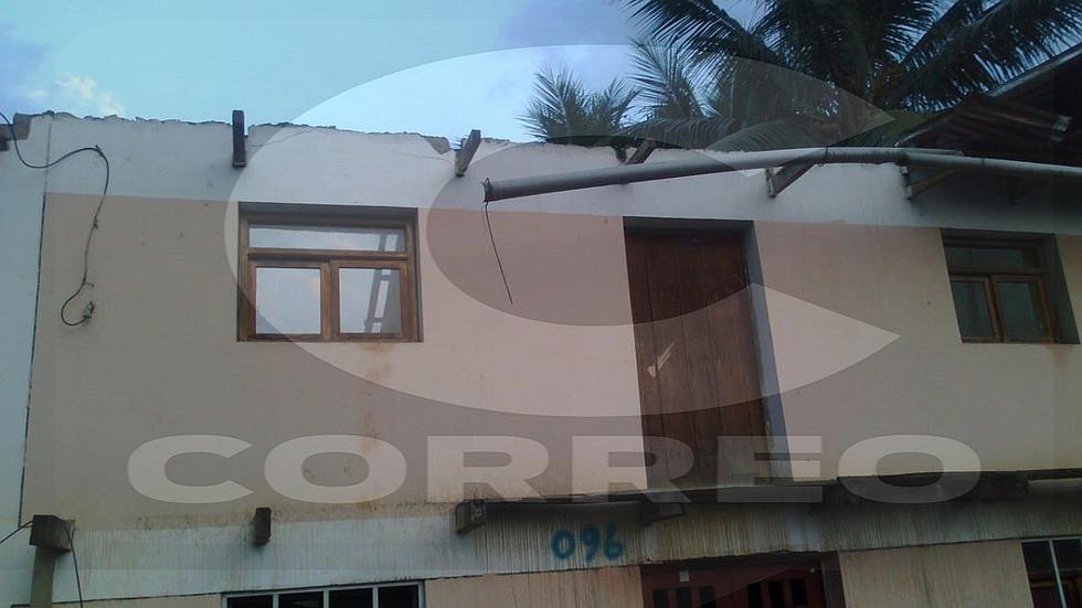 Lluvias y vientos huracanados se llevan techos de colegio y causan destrozos en Ayacucho (FOTOS)