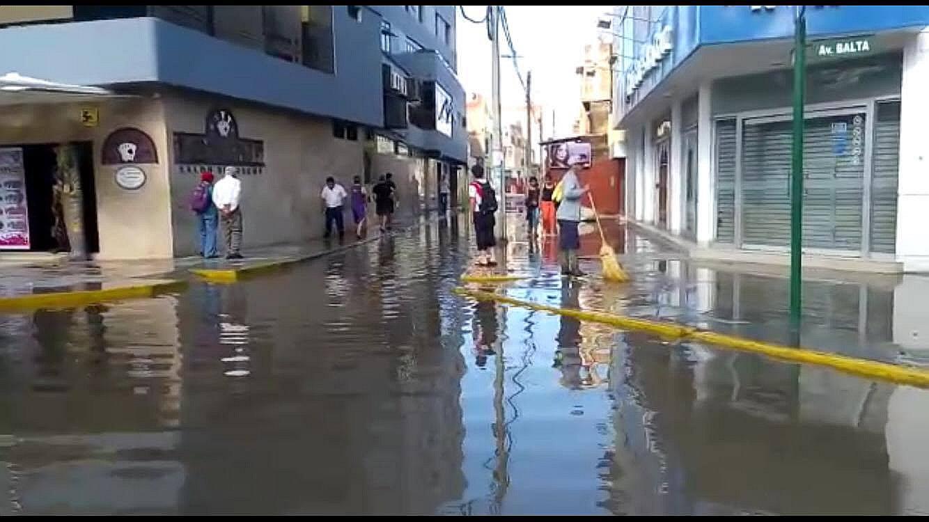 Lambayeque: Calles de Chiclayo continúan inundadas (FOTOS Y VIDEO)