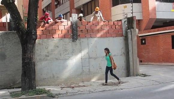 ​Chile: Constructora prohíbe a sus obreros decir 'piropos' a transeúntes