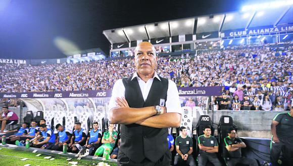 Roberto Mosquera: “Soy yo el que toma las decisiones en Alianza Lima”
