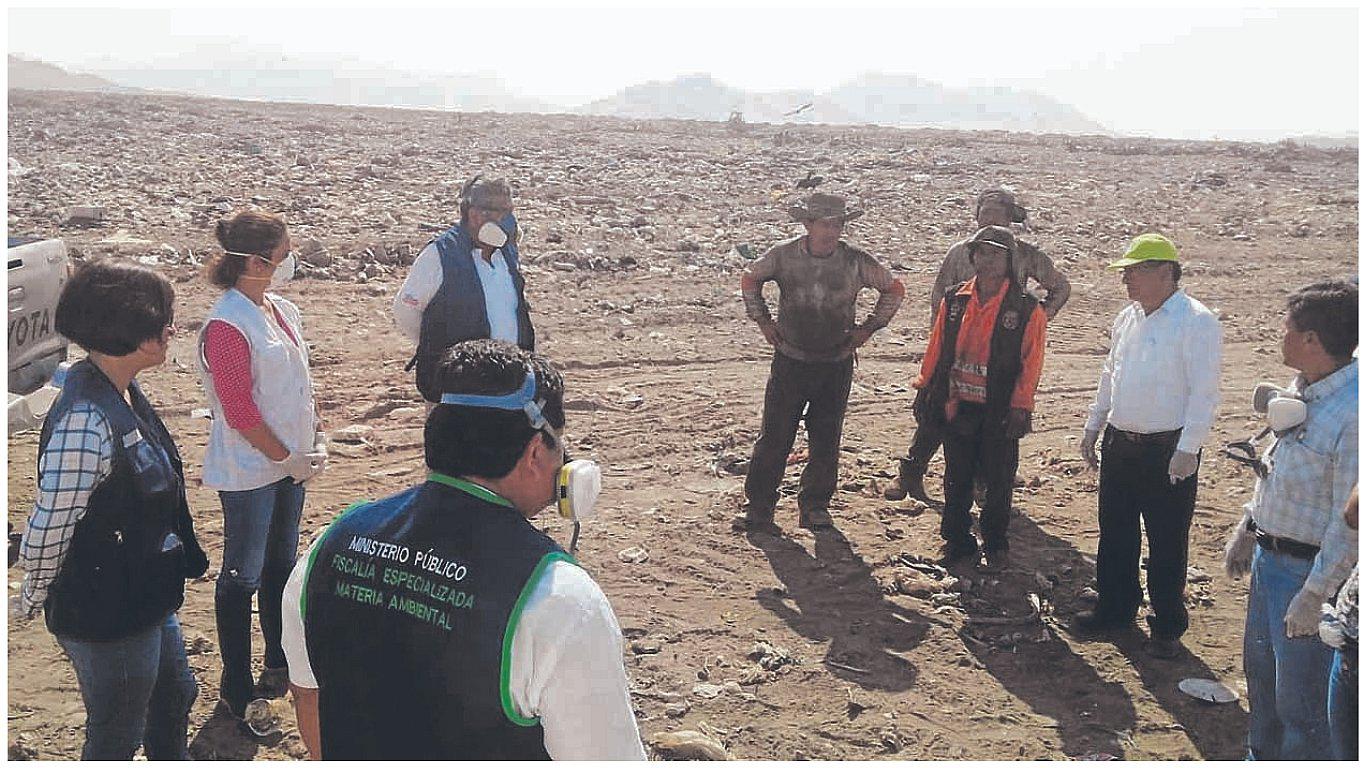 Prohíben camiones en botadero de Reque  