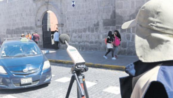 Puntos críticos sobrepasan los 100 decibeles. Municipalidad de Arequipa multa con hasta 4 mil 400 soles por ruidos molestos. (Foto: Eduardo Barreda)