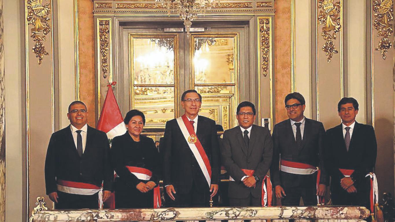 Gobierno pierde tres ministros en un solo día