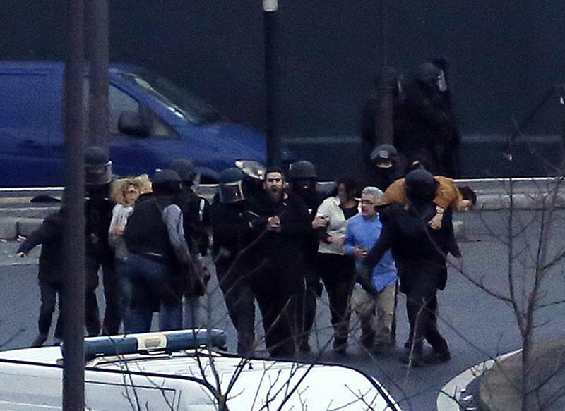 Toma de rehenes en París: Muere autor del secuestro y liberan a secuestrados (SEÑAL EN VIVO)